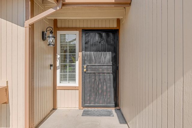 8880 Sonoma Valley Way, Sacramento, CA 95829