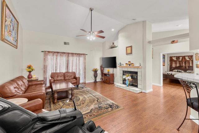 8880 Sonoma Valley Way, Sacramento, CA 95829