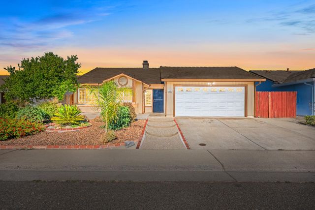 8880 Sonoma Valley Way, Sacramento, CA 95829