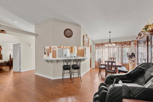 8880 Sonoma Valley Way, Sacramento, CA 95829