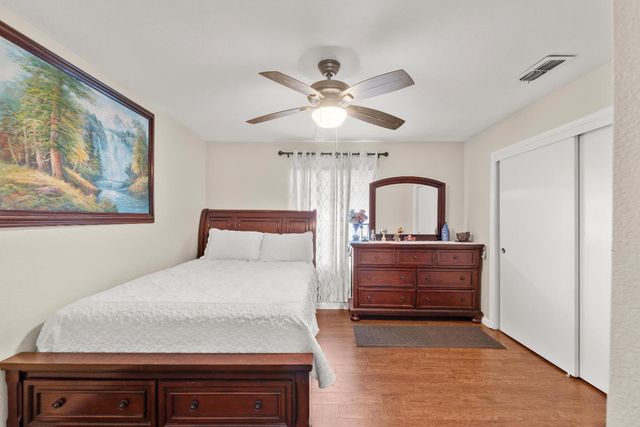 8880 Sonoma Valley Way, Sacramento, CA 95829