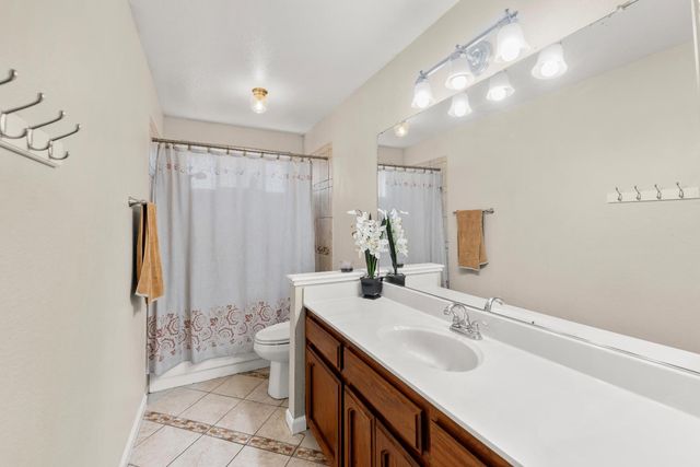 8880 Sonoma Valley Way, Sacramento, CA 95829