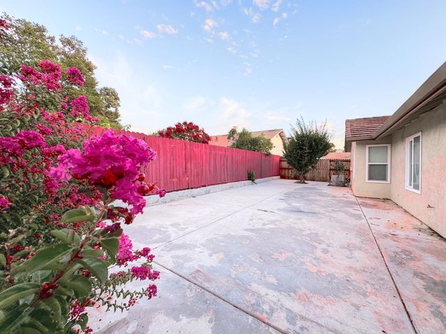 8880 Sonoma Valley Way, Sacramento, CA 95829