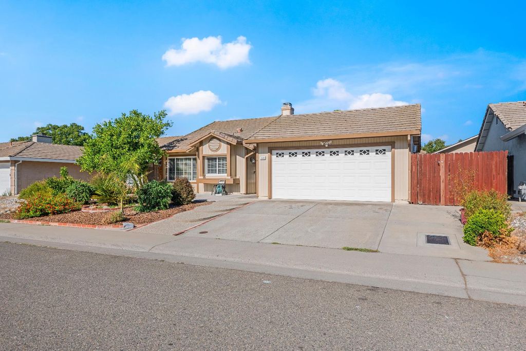 8880 Sonoma Valley Way, Sacramento, CA 95829