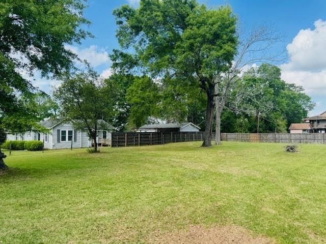 210 & 200 Robin Street, Vidor, TX 77662