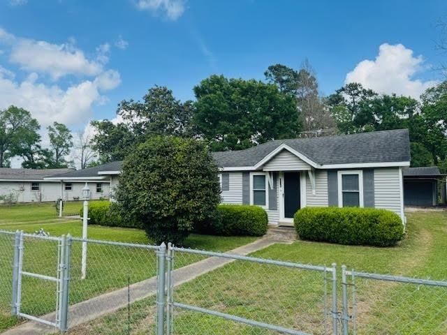 210 & 200 Robin Street, Vidor, TX 77662