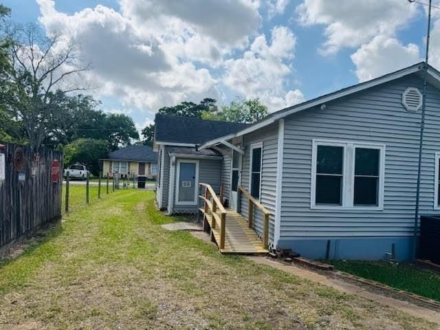 210 & 200 Robin Street, Vidor, TX 77662