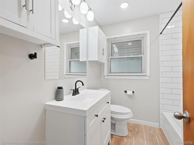33045 W Chicago Street, Livonia, MI 48150