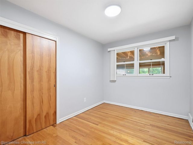 33045 W Chicago Street, Livonia, MI 48150