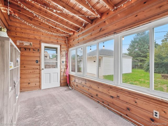 33045 W Chicago Street, Livonia, MI 48150