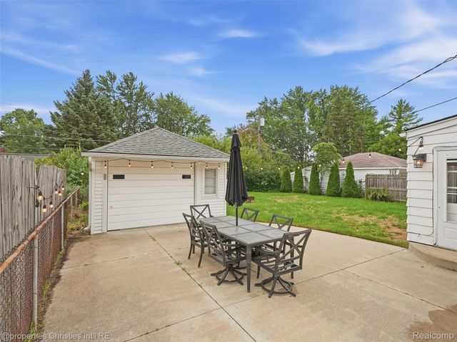 33045 W Chicago Street, Livonia, MI 48150