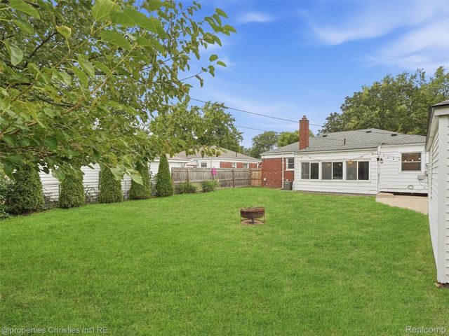 33045 W Chicago Street, Livonia, MI 48150