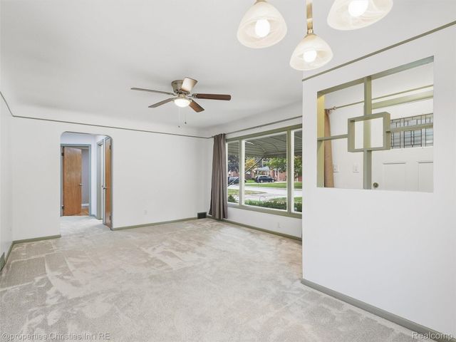 33045 W Chicago Street, Livonia, MI 48150