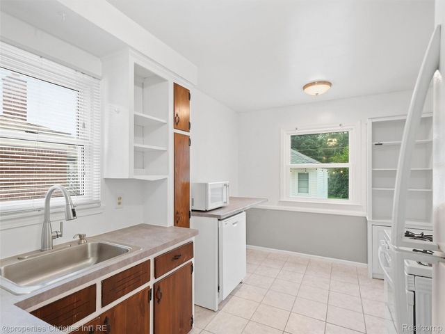 33045 W Chicago Street, Livonia, MI 48150