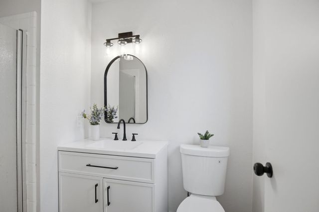 1760 Valparaiso Dr, Turlock, CA 95382