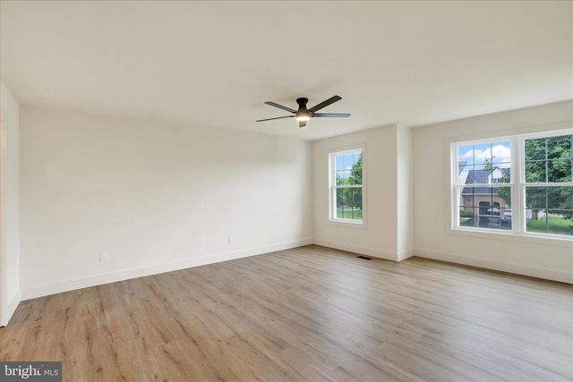 2963 REXWOOD DR, Glen Rock, PA 17327