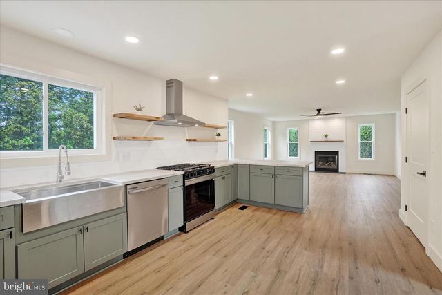 2963 REXWOOD DR, Glen Rock, PA 17327