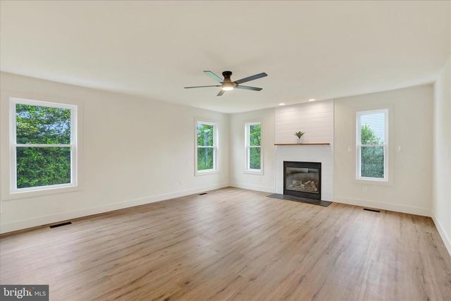 2963 REXWOOD DR, Glen Rock, PA 17327