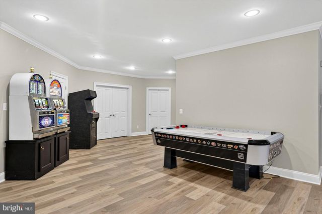 2584 VINTAGE CREST LN, Oakton, VA 22124