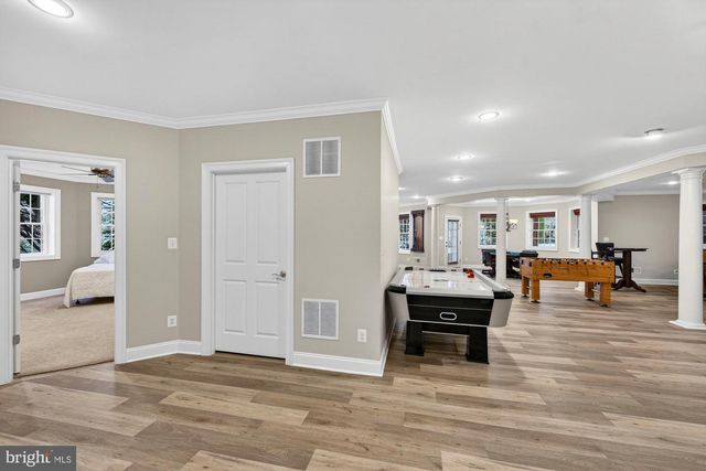 2584 VINTAGE CREST LN, Oakton, VA 22124