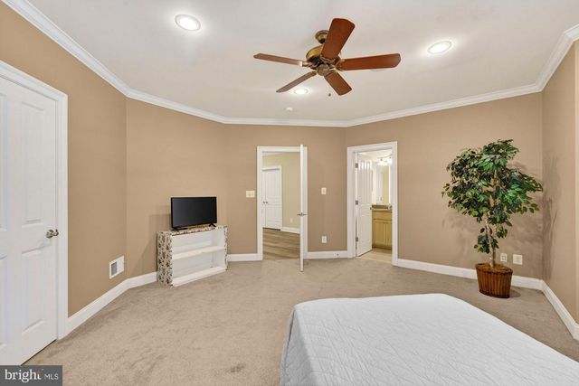 2584 VINTAGE CREST LN, Oakton, VA 22124