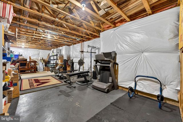 2584 VINTAGE CREST LN, Oakton, VA 22124