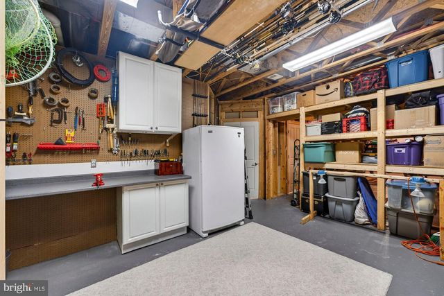 2584 VINTAGE CREST LN, Oakton, VA 22124