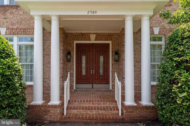 2584 VINTAGE CREST LN, Oakton, VA 22124