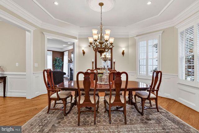 2584 VINTAGE CREST LN, Oakton, VA 22124