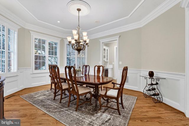 2584 VINTAGE CREST LN, Oakton, VA 22124