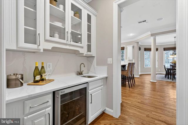 2584 VINTAGE CREST LN, Oakton, VA 22124