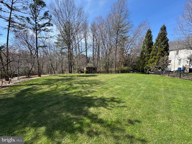 2584 VINTAGE CREST LN, Oakton, VA 22124