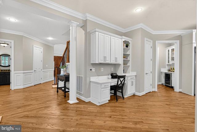 2584 VINTAGE CREST LN, Oakton, VA 22124
