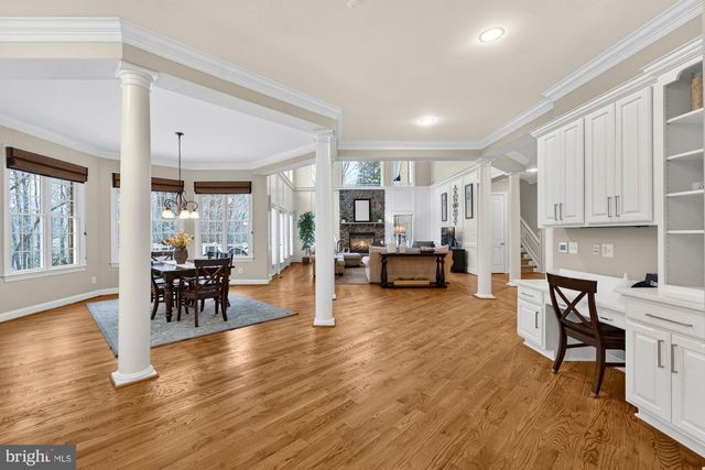 2584 VINTAGE CREST LN, Oakton, VA 22124