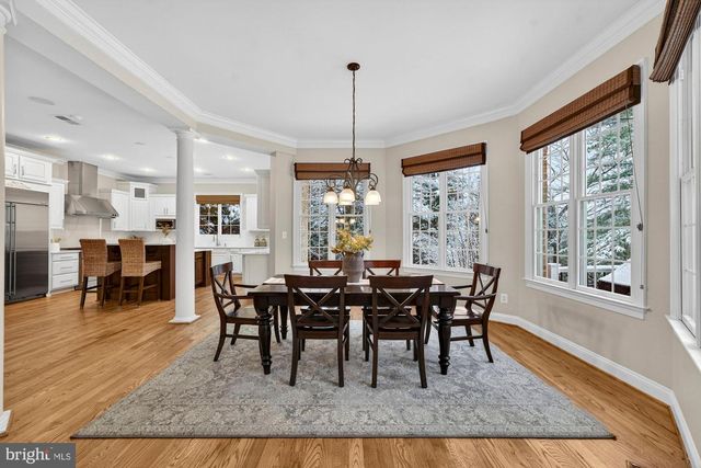 2584 VINTAGE CREST LN, Oakton, VA 22124