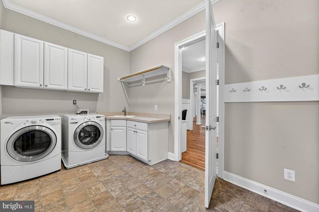 2584 VINTAGE CREST LN, Oakton, VA 22124