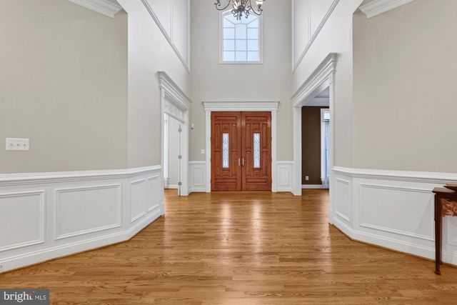 2584 VINTAGE CREST LN, Oakton, VA 22124