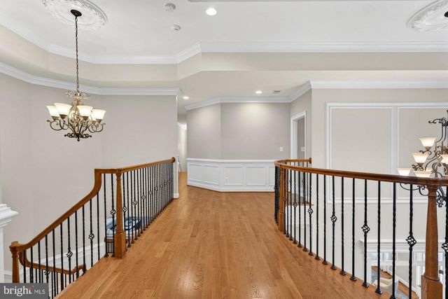 2584 VINTAGE CREST LN, Oakton, VA 22124