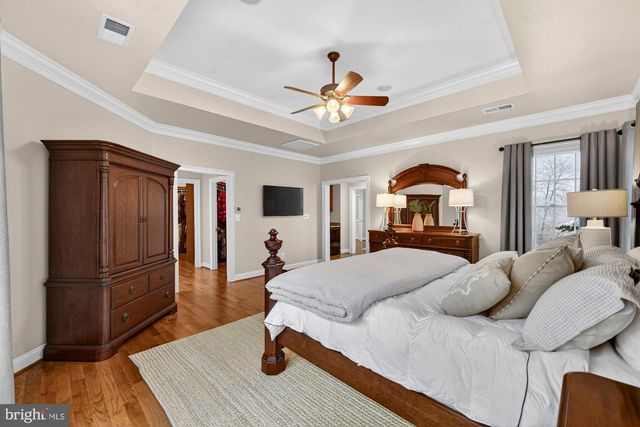 2584 VINTAGE CREST LN, Oakton, VA 22124