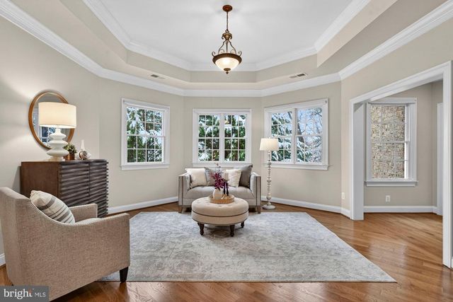 2584 VINTAGE CREST LN, Oakton, VA 22124