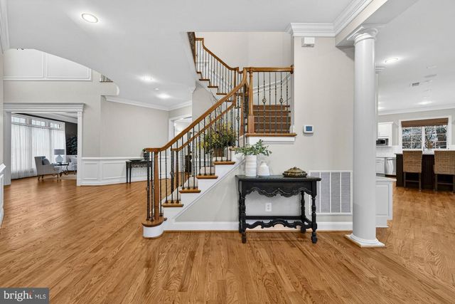 2584 VINTAGE CREST LN, Oakton, VA 22124