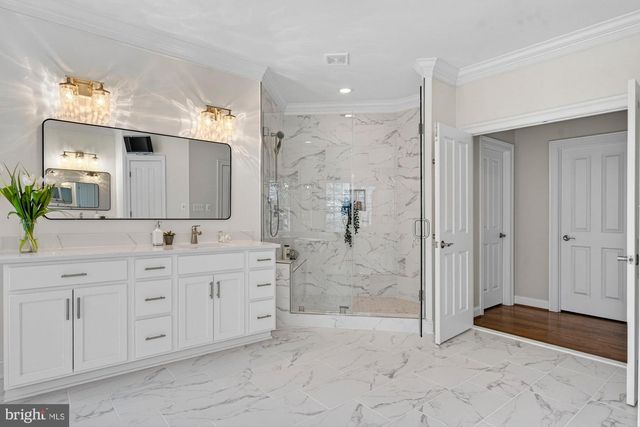 2584 VINTAGE CREST LN, Oakton, VA 22124