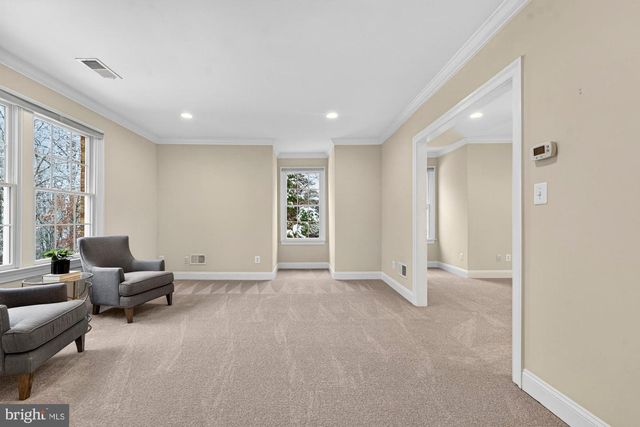 2584 VINTAGE CREST LN, Oakton, VA 22124