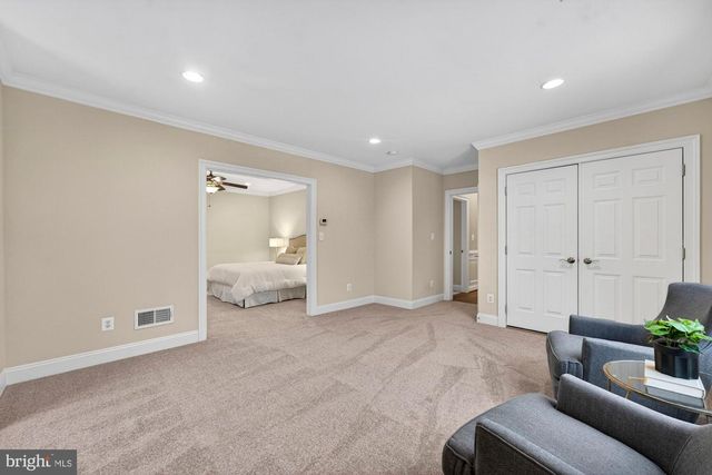 2584 VINTAGE CREST LN, Oakton, VA 22124