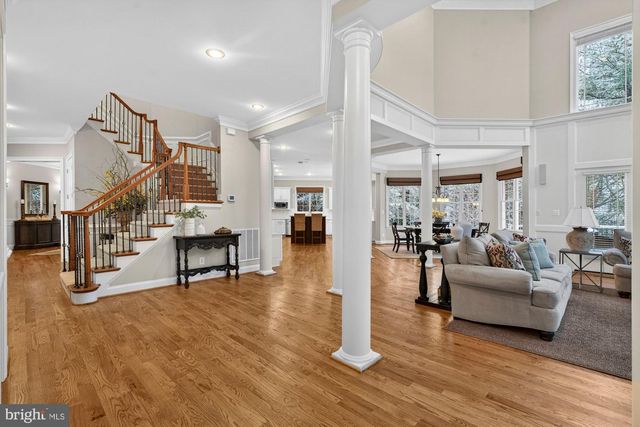 2584 VINTAGE CREST LN, Oakton, VA 22124