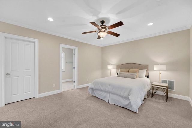 2584 VINTAGE CREST LN, Oakton, VA 22124