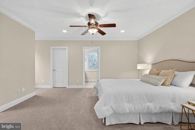 2584 VINTAGE CREST LN, Oakton, VA 22124