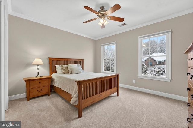 2584 VINTAGE CREST LN, Oakton, VA 22124