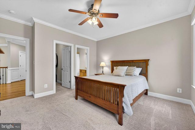 2584 VINTAGE CREST LN, Oakton, VA 22124