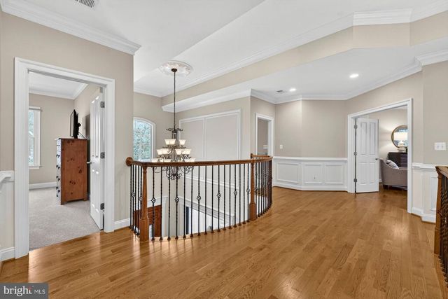 2584 VINTAGE CREST LN, Oakton, VA 22124